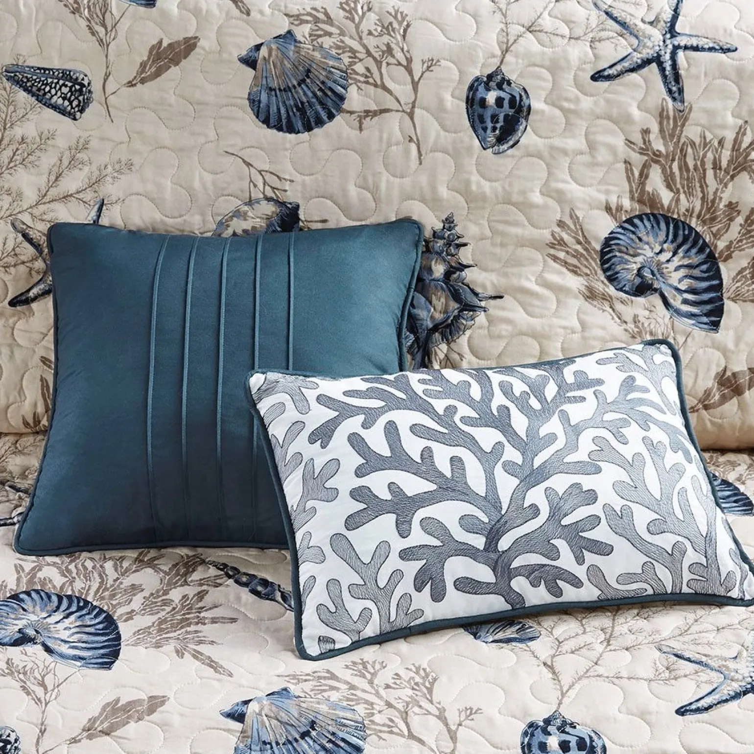 Bayside 6-Piece Reversible Coverlet Set - Full/Queen