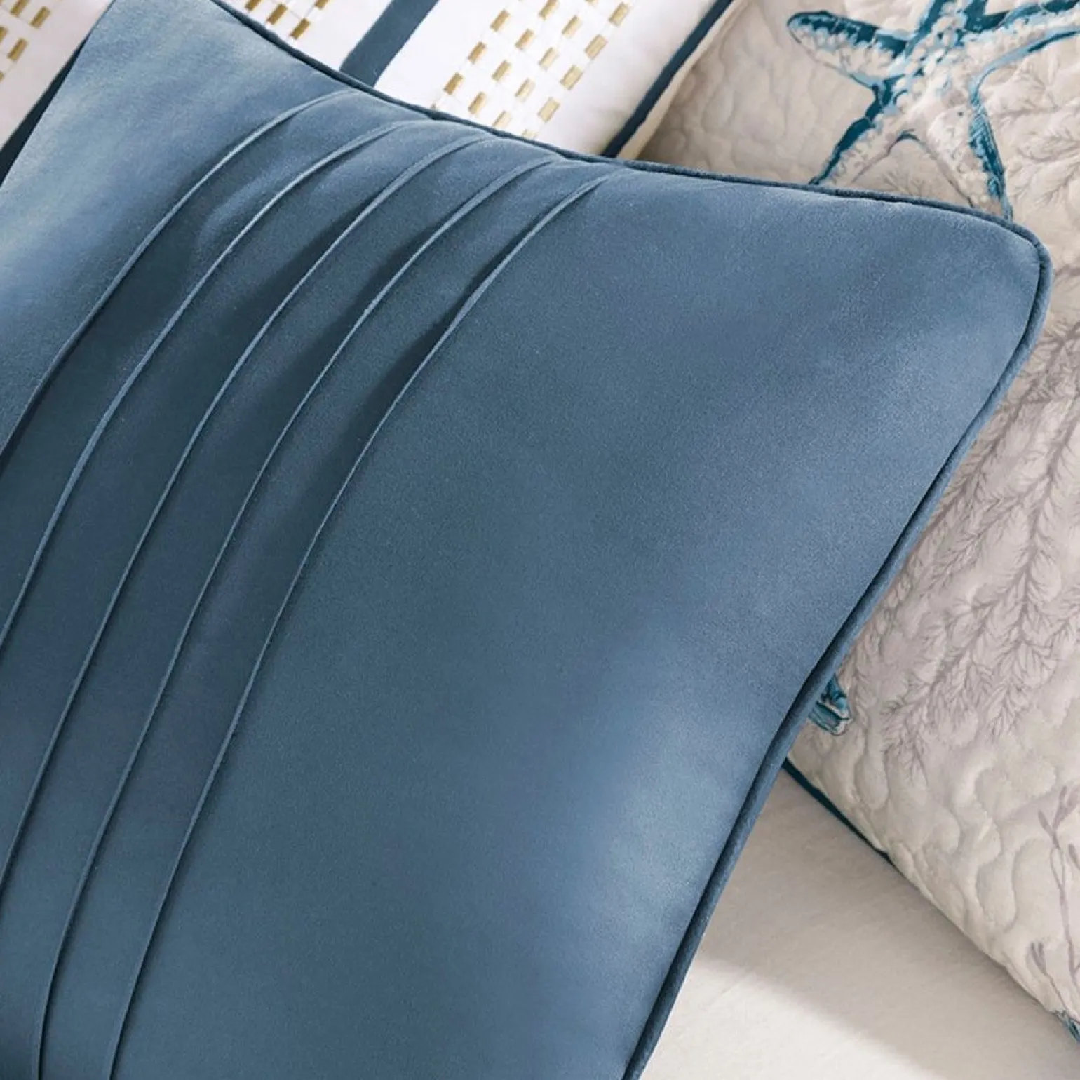Bayside 6-Piece Reversible Coverlet Set - Full/Queen