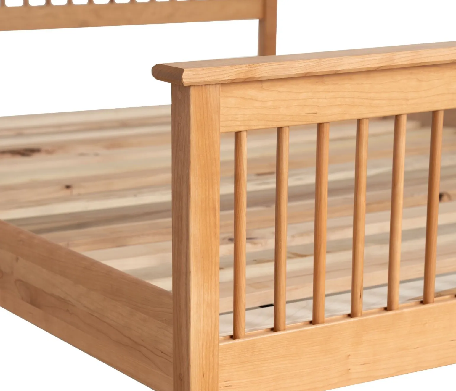Shaker Queen Spindle Bed