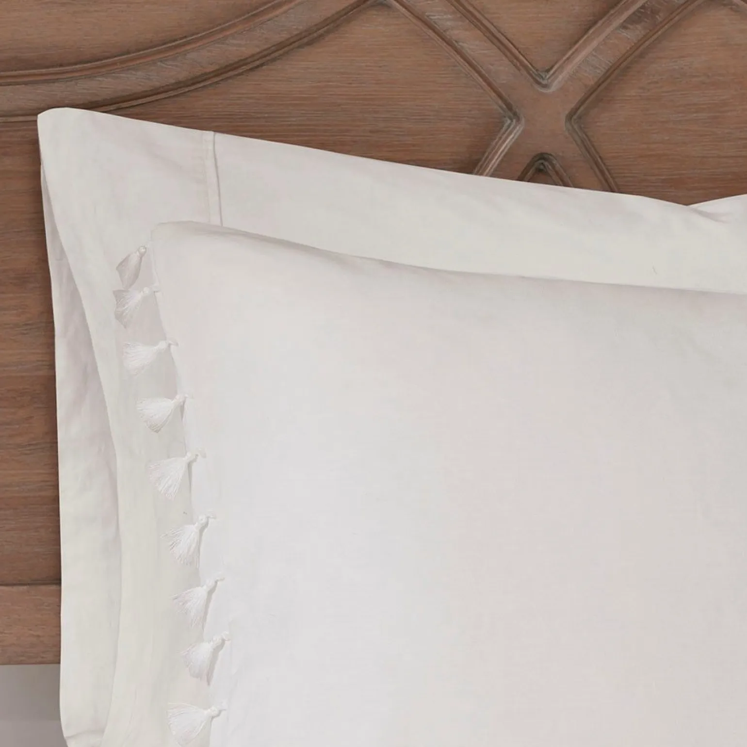 Tassle Ivory 3-Piece Comforter Set - Queen