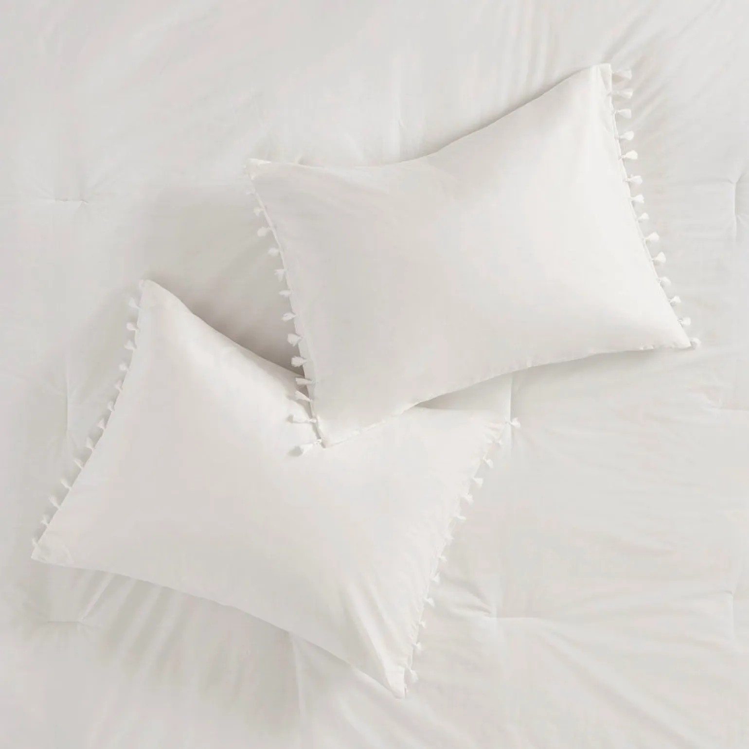 Tassle Ivory 3-Piece Comforter Set - Queen