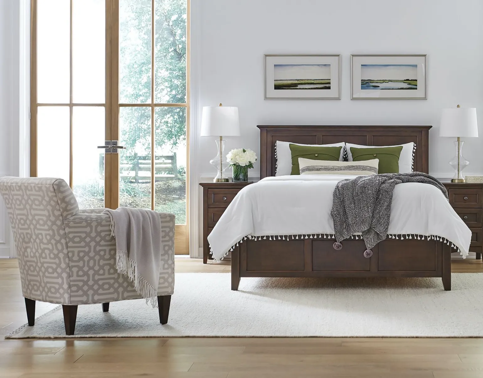 Tassle Ivory 3-Piece Comforter Set - Queen